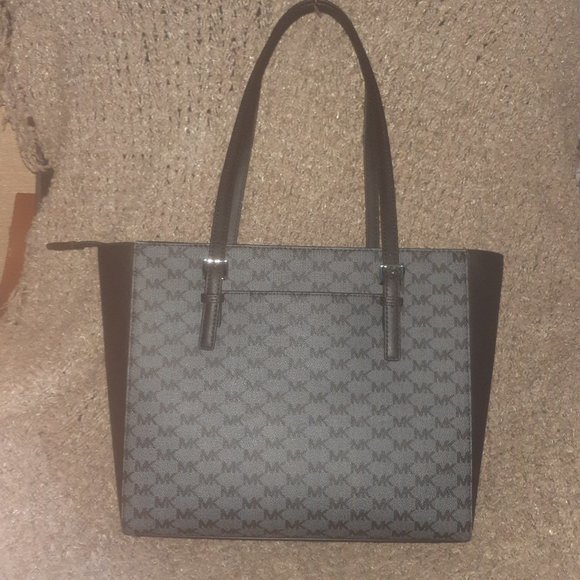 MICHAEL KORS-JET SET Charm-MD TZ Tote-Black Signature-NWT - Picture 3 of 8